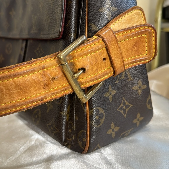 Vintage Louis Vuitton Bag - Picture 11 of 12